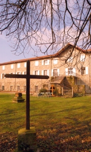 Façade de la Maison daccueils où sont donnés les'Exericices Spirituels de St Ignace