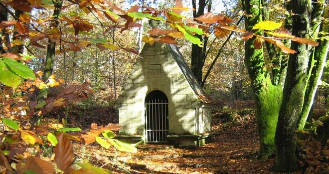 petit Oratoire dédié à St Joseph, dans les bois de N D de Fatima, CPCR 56